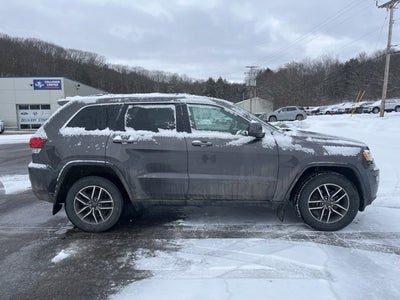 2020 Jeep Grand Cherokee Laredo