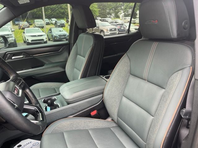 2025 GMC Acadia AT4