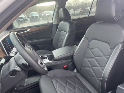 2025 Volkswagen Atlas 2.0T SE w/Technology