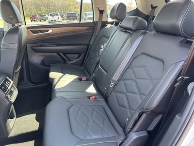 2025 Volkswagen Atlas 2.0T SE w/Technology
