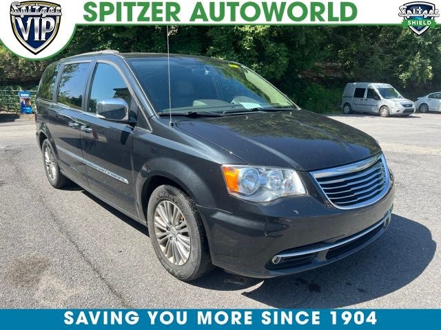 2016 Chrysler Town & Country Touring-L