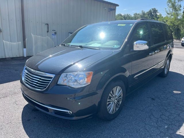 2016 Chrysler Town & Country Touring-L
