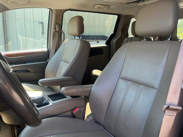 2016 Chrysler Town & Country Touring-L