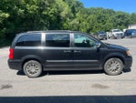 2016 Chrysler Town & Country Touring-L