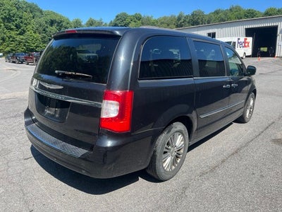 2016 Chrysler Town & Country Touring-L
