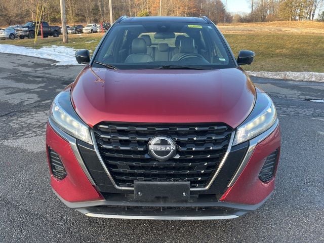 2023 Nissan Kicks SR