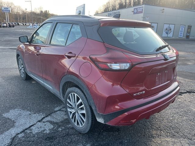 2023 Nissan Kicks SR