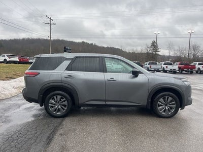 2023 Nissan Pathfinder S