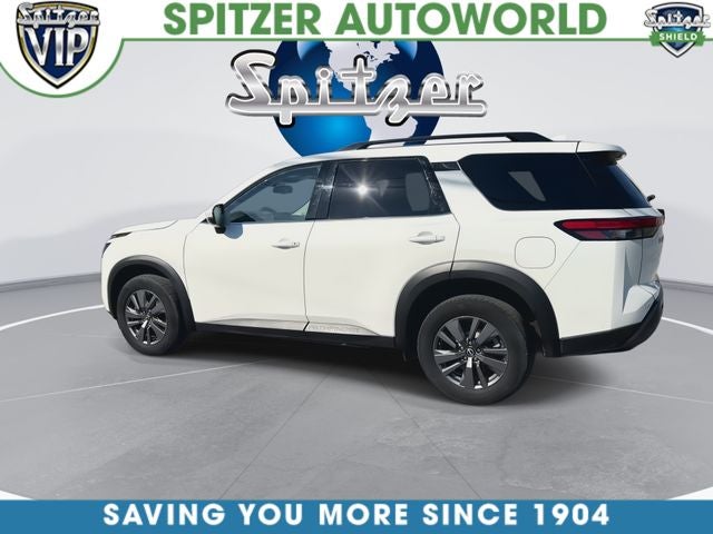 2024 Nissan Pathfinder SV