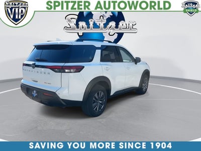 2024 Nissan Pathfinder SV