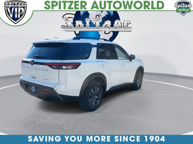 2024 Nissan Pathfinder SV