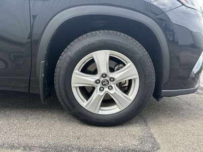 2022 Toyota Highlander LE