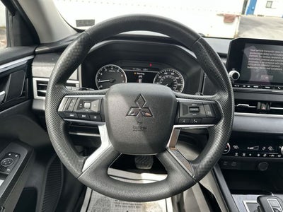 2022 Mitsubishi Outlander ES