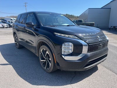 2022 Mitsubishi Outlander ES
