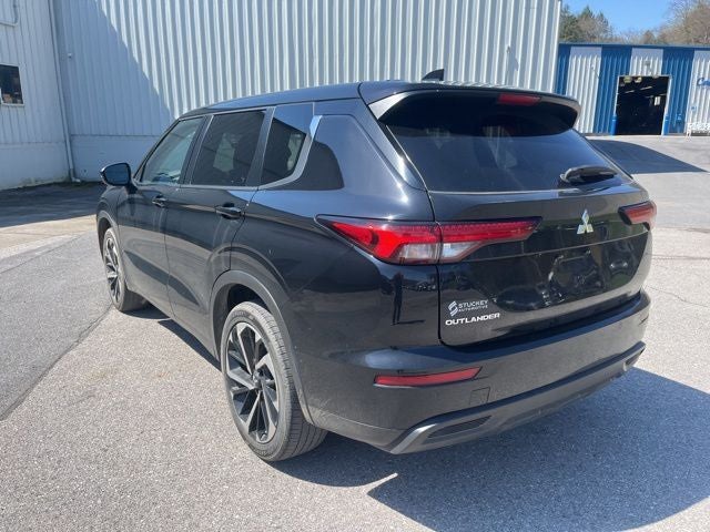 2022 Mitsubishi Outlander ES