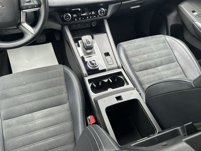 2024 Mitsubishi Outlander SE