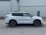 2024 Mitsubishi Outlander Base