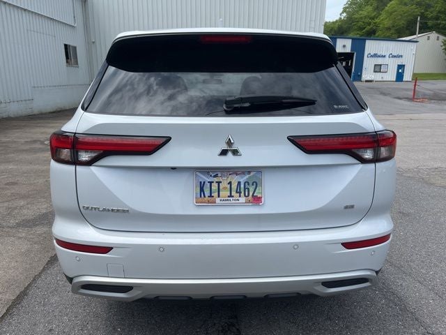 2024 Mitsubishi Outlander Base