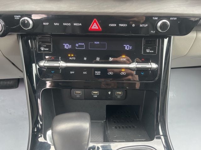 2024 Kia Carnival EX