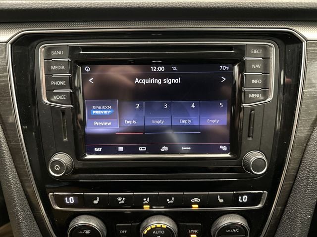 2017 Volkswagen Passat 1.8T SE w/Technology