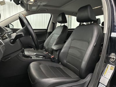 2017 Volkswagen Passat 1.8T SE w/Technology