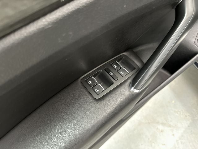 2017 Volkswagen Passat 1.8T SE w/Technology