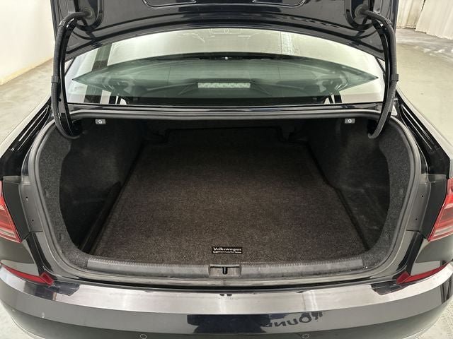 2017 Volkswagen Passat 1.8T SE w/Technology