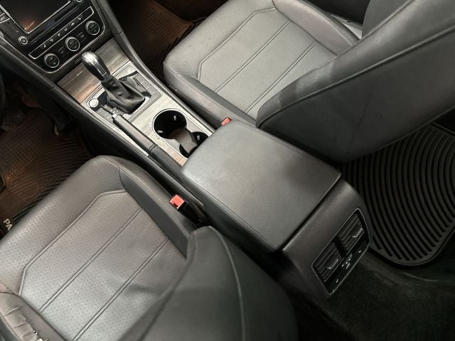 2017 Volkswagen Passat 1.8T SE w/Technology