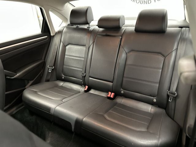 2017 Volkswagen Passat 1.8T SE w/Technology