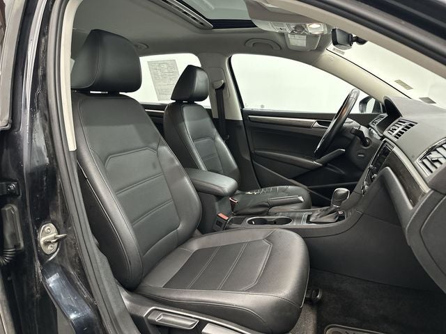 2017 Volkswagen Passat 1.8T SE w/Technology