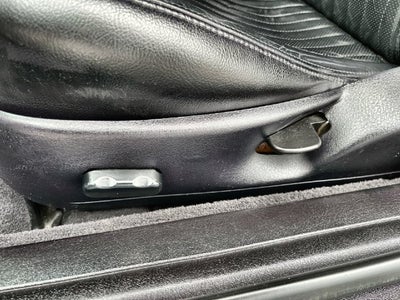 2004 Ford Thunderbird Base