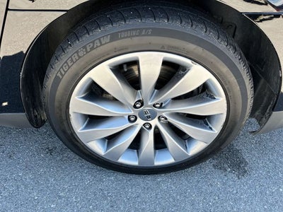 2016 Lincoln MKS Base