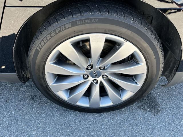 2016 Lincoln MKS Base