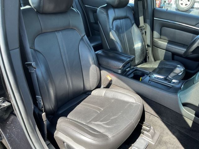 2016 Lincoln MKS Base