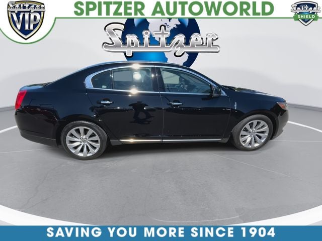 2016 Lincoln MKS Base