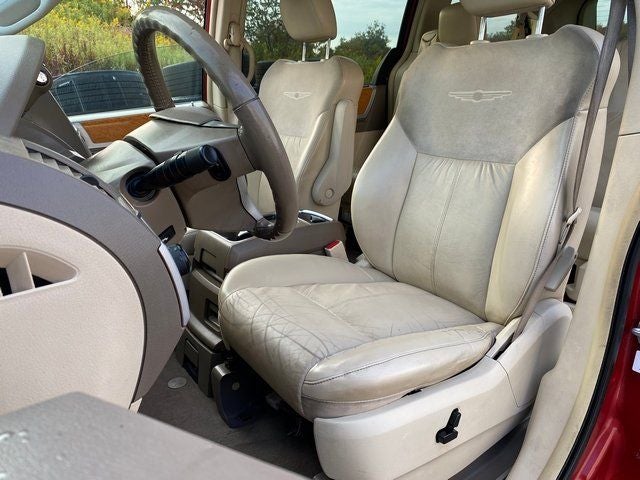 2010 Chrysler Town & Country Limited