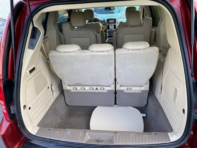 2010 Chrysler Town & Country Limited