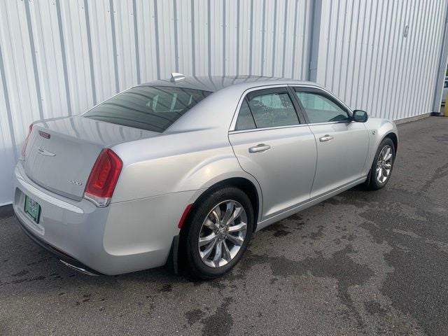 2020 Chrysler 300 Touring