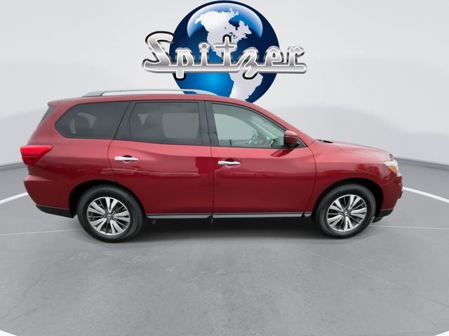 2017 Nissan Pathfinder SL