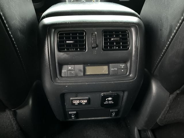 2017 Nissan Pathfinder SL