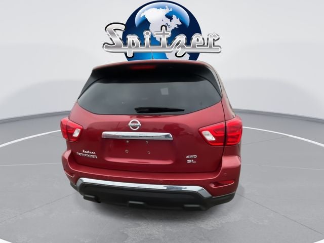 2017 Nissan Pathfinder SL