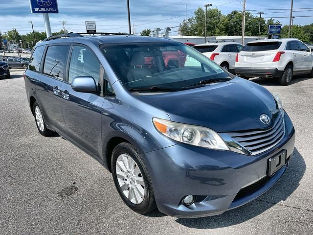 2017 Toyota Sienna XLE 7 Passenger