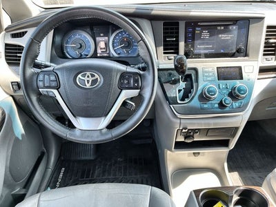 2017 Toyota Sienna XLE 7 Passenger