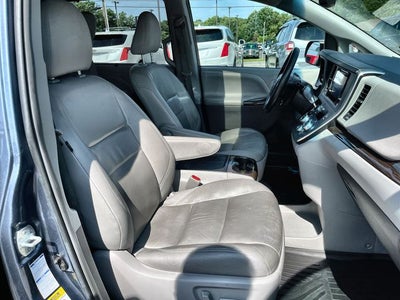 2017 Toyota Sienna XLE 7 Passenger