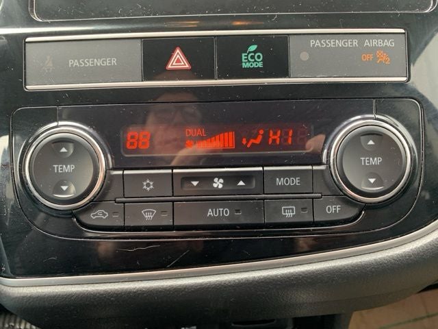 2019 Mitsubishi Outlander Base