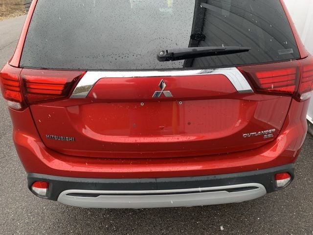 2019 Mitsubishi Outlander Base