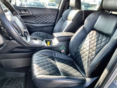 2023 Mitsubishi Outlander Base