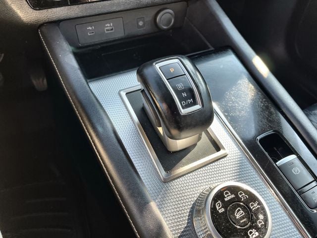 2023 Mitsubishi Outlander Base