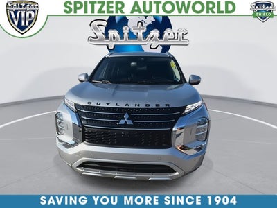 2023 Mitsubishi Outlander Base