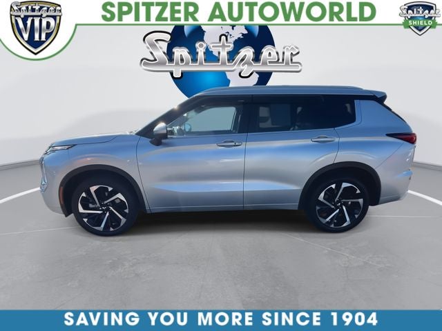 2023 Mitsubishi Outlander Base